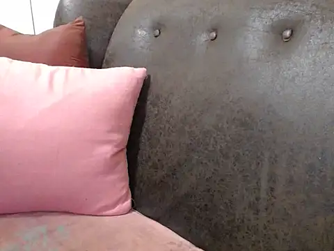 bustylaura4u online show from 03.25.26