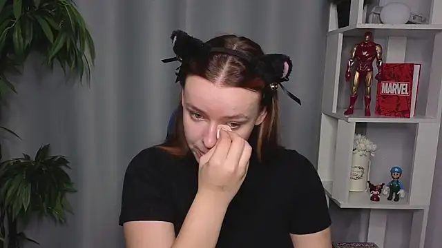 Snapshot of DorothyBurke chatting on 10.22.25 DorothyBurke online show from 10.22.25