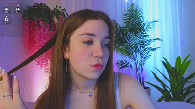 Snapshot of KarenGibbs chatting on 04.16.26 KarenGibbs online show from 04.16.26