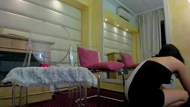 Jelly Bee online show from 10.24.25