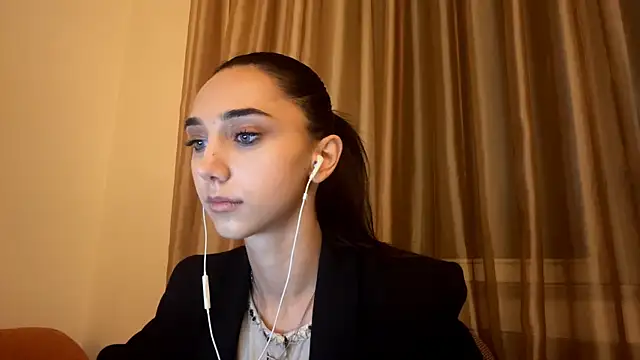 LinaMour online show from 09.24.25