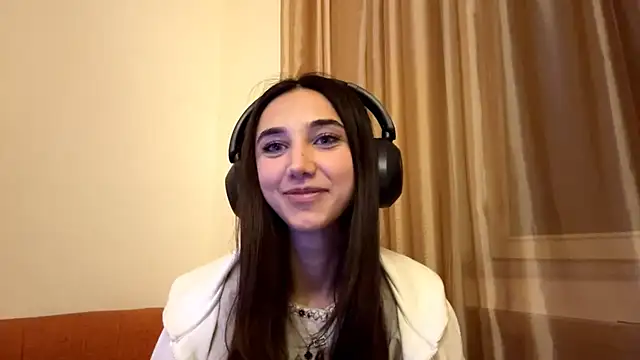 LinaMour online show from 09.28.25