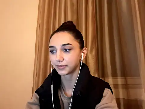 LinaMour online show from 10.03.25