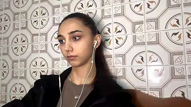 LinaMour online show from 11.16.25