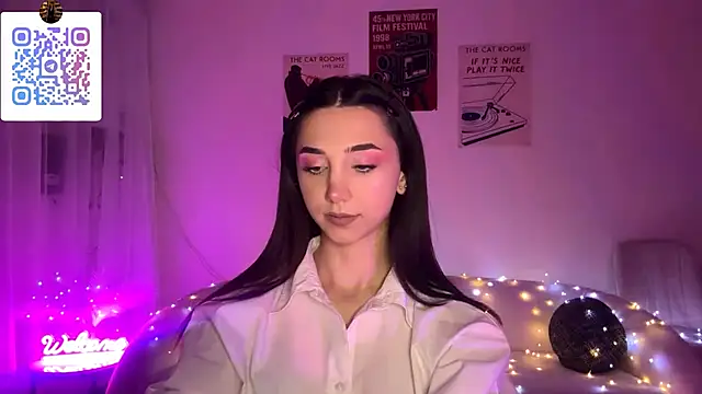 LinaMour online show from 04.02.26