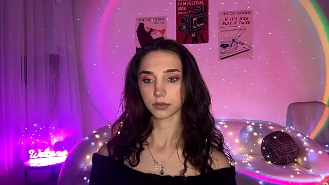 LinaMour online show from 04.06.26