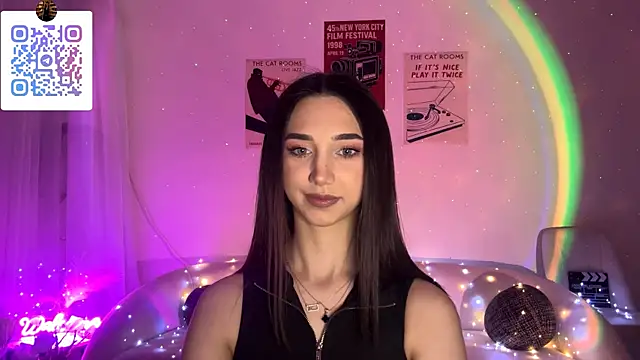 LinaMour online show from 04.12.26