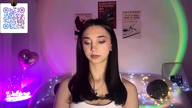 LinaMour online show from 04.19.26