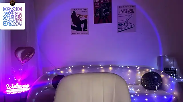 LinaMour online show from 04.21.26