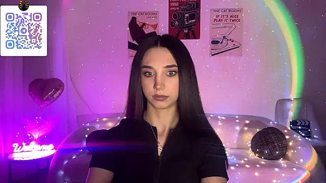 LinaMour online show from 04.21.26