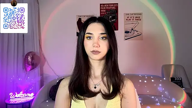 Snapshot of LinaMour chatting on 05.05.26 LinaMour online show from 05.05.26