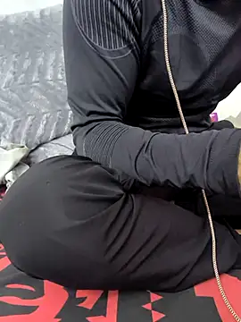 yazinyazin1 online show from 11.23.25