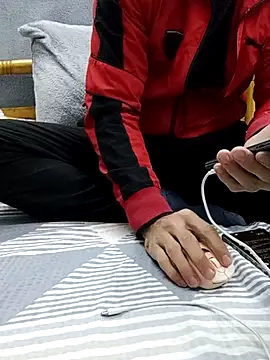 yazinyazin1 online show from 12.16.25