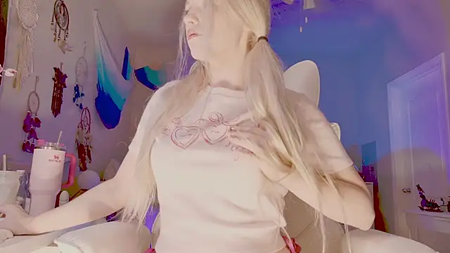 Snapshot of Talulaa chatting on 02.01.26 Talulaa online show from 02.01.26