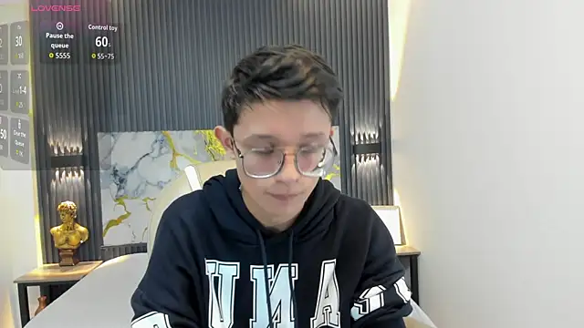 SantiagoRusso18 online show from 10.09.25