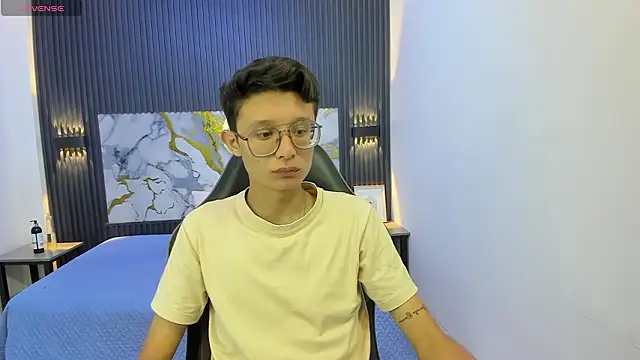 SantiagoRusso18 online show from 03.02.26