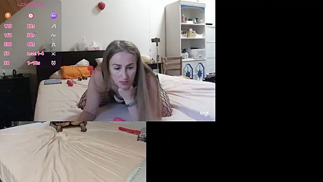 Snapshot of secret-sara chatting on 09.12.25 secret-sara online show from 09.12.25