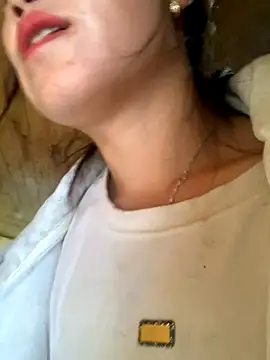 tuyetnhi-00 online show from 10.27.25