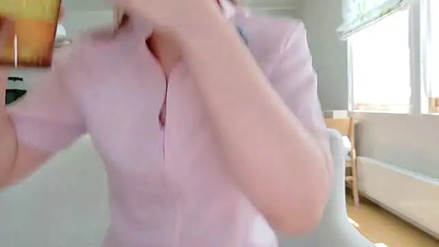 Snapshot of SUZU_1201 chatting on 06.14.26 SUZU 1201 online show from 06.14.26