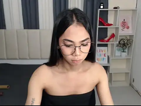 PetiteAsianYuki online show from 10.27.25