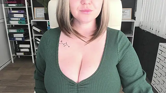  feel me  online show from 09.15.25