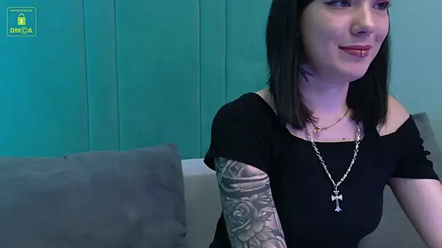 SupremeSiren online show from 09.17.25