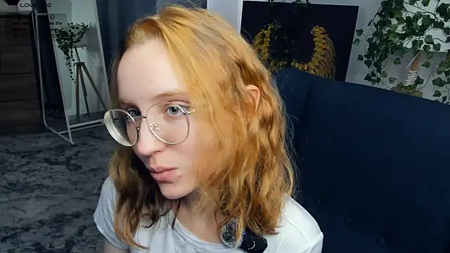 Snapshot of IiceVeinss chatting on 10.12.25 IiceVeinss online show from 10.12.25