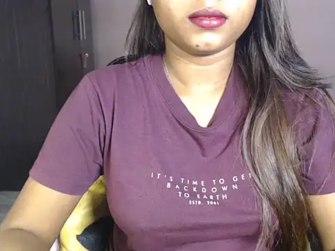 Snapshot of hot_riaa25 chatting on 05.30.26 hot riaa25 online show from 05.30.26