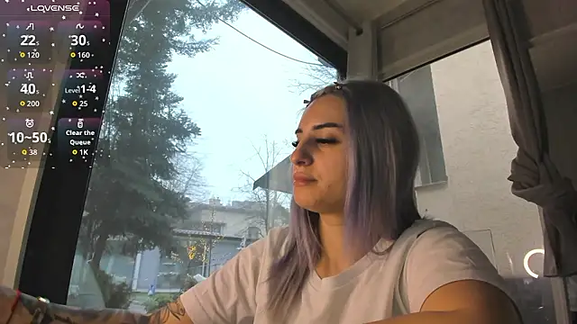 Ella Vee online show from 02.14.26