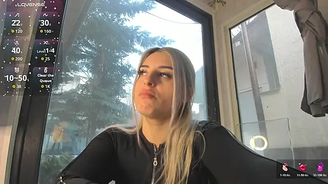 Ella Vee online show from 03.05.26