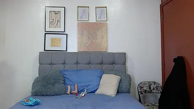  naomi s online show from 04.05.26