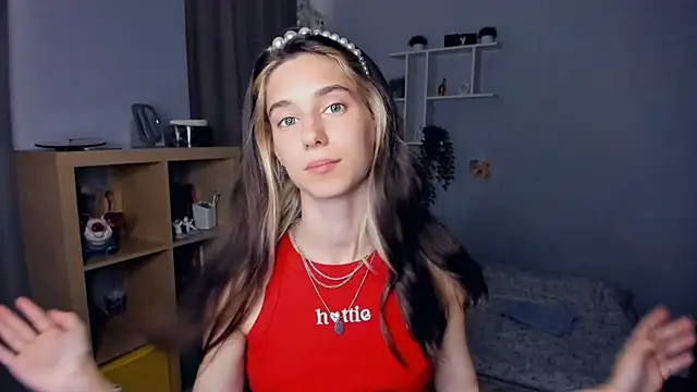 Snapshot of AntonettaTarring chatting on 09.10.25 AntonettaTarring online show from 09.10.25