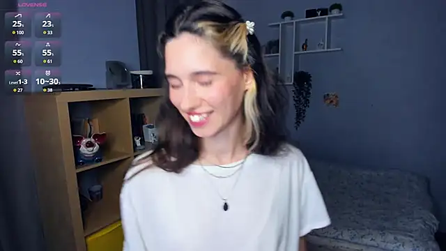 Snapshot of AntonettaTarring chatting on 09.24.25 AntonettaTarring online show from 09.24.25