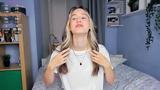 Snapshot of AntonettaTarring chatting on 09.25.25 AntonettaTarring online show from 09.25.25