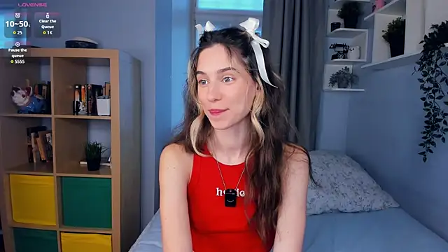 Snapshot of AntonettaTarring chatting on 11.29.25 AntonettaTarring online show from 11.29.25