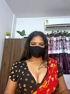 Snapshot of V-Hot-Sweti chatting on 10.04.25 V-Hot-Sweti online show from 10.04.25