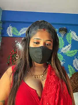 Snapshot of V-Hot-Sweti chatting on 06.24.26 V-Hot-Sweti online show from 06.24.26
