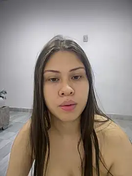 Snapshot of Layla_fontainex_x chatting on 07.17.26 Layla fontainex x online show from 07.17.26