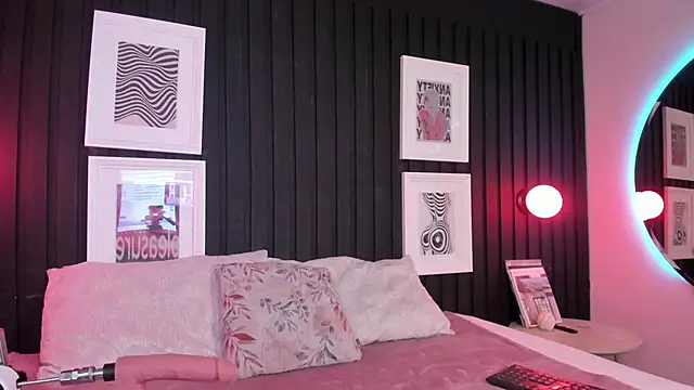 Manelyk evanss  online show from 04.15.26