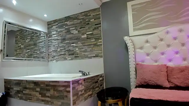 Snapshot of _camila_ortiz chatting on 10.01.25  camila ortiz online show from 10.01.25