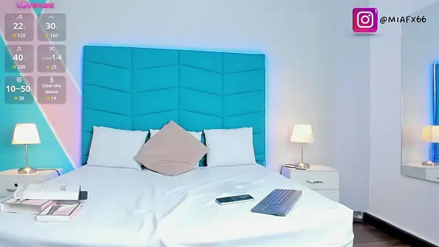  mia foxx online show from 09.11.25