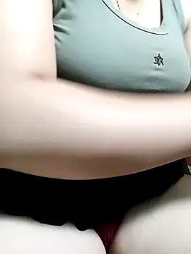 Snapshot of Tasu774 chatting on 10.19.25 Tasu774 online show from 10.19.25