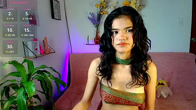 emycarver09 online show from 10.13.25