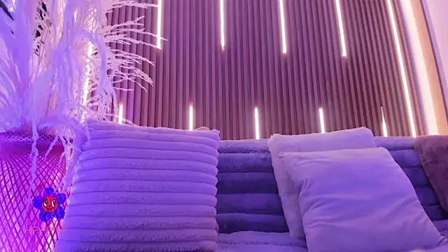 ArianaSantana online show from 11.15.25