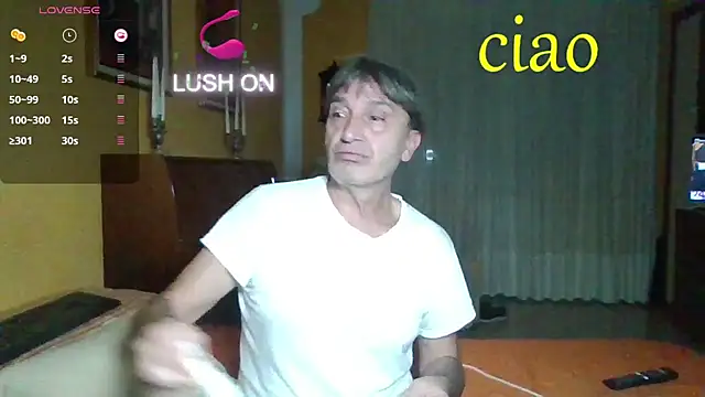 Snapshot of lattediyak chatting on 11.03.25 lattediyak online show from 11.03.25