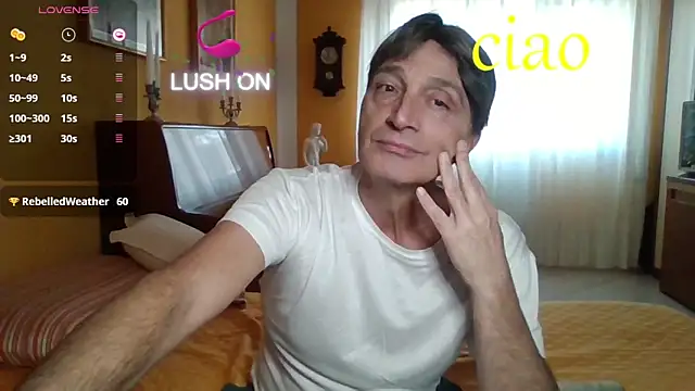 Snapshot of lattediyak chatting on 11.11.25 lattediyak online show from 11.11.25