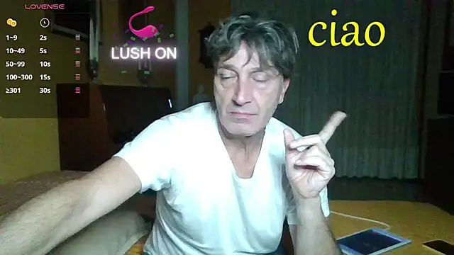 Snapshot of lattediyak chatting on 11.13.25 lattediyak online show from 11.13.25