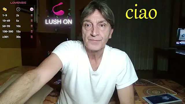 Snapshot of lattediyak chatting on 11.25.25 lattediyak online show from 11.25.25