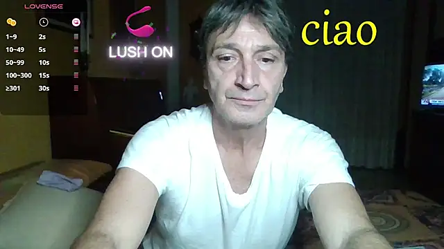 Snapshot of lattediyak chatting on 11.28.25 lattediyak online show from 11.28.25