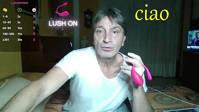 Snapshot of lattediyak chatting on 11.29.25 lattediyak online show from 11.29.25